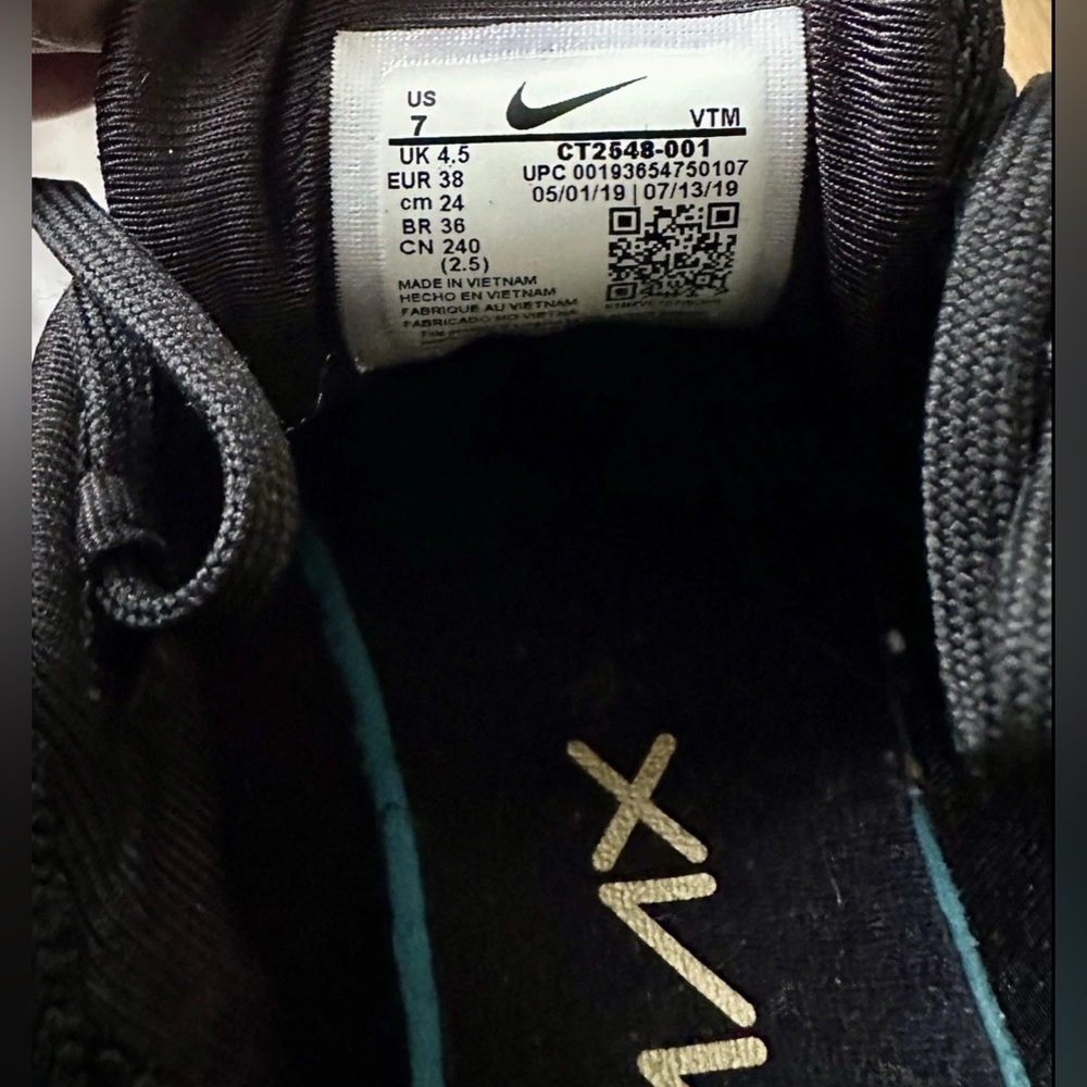 💃 Nike Air Max 720 Black ✨ Women’s 7 • Sleek • Air Cushion Comfort.✨ - Picture 4 of 4